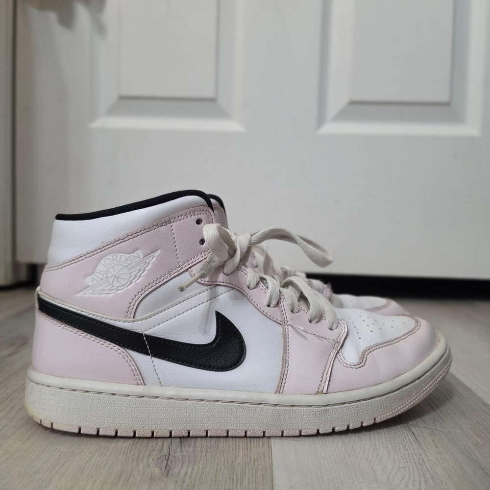 Air Jordan 1 Mid Arctic Pink White Black Women's 10.5 BQ6472-500